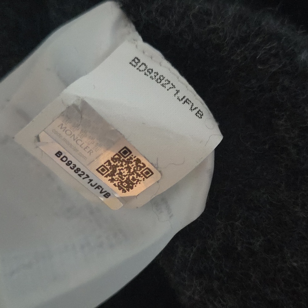 Moncler Dark Gray Patterned Sweater. Marked Large Best for Small Medium - Picture 13 of 13
